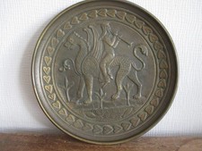 schöner Greifenreiter Greif Wandteller Bild Relief Bronze ?