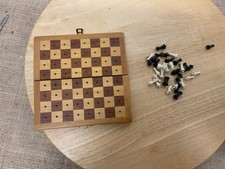 Altes kleines Schachspiel aus