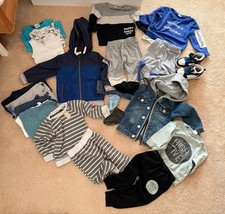 Bekleidungspaket Frühjahr/Sommer gr. 92 mit 2 Jacken, 4 Outfits, 1 Paar Schuhe