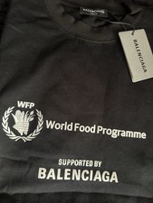 Balenciaga World Food Programme T-Shirt – Größe M. Aus der WFP-Kollaboration