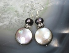 Schöne Ohrringe aus Biwa-und Zucht-Perlen schwarz Farbe 925er Silber Ohrhaken