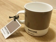 PANTONE UNIVERSE WARM GRAU 8