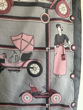 Vintage Seidentuch rosa grau, Flapper 20er Jahre Motive mit Oldtimer