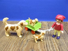 Mädchen Bollerwagen