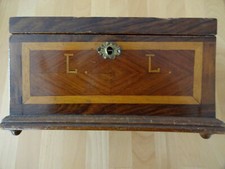 Wunderschönes antikes  Holzkästchen mit Intarsienarbeit 