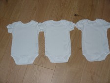 3x Body (Bodys) Kurzarm Größe 62/68 Jungen/Mädchen von PEPCO in Weiß