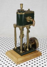 Sammlungsauflösung: Schöne stehende Viersäulen-Dampfmaschine