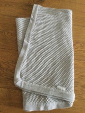Babydecke von Stokke aus Baumwolle Decke Hellgrau gehäkelt, unbenutzt Neu