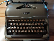 antike Schreibmaschine "Triumph" mit Anleitung und Zubehör, voll funktionsfähig