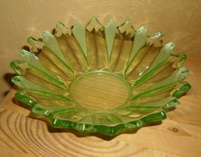 Schwepnitz, Art Deko, 1 wunderschöne  Pressglas Schale, Keksschale,  grün