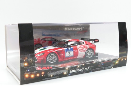 Minichamps 437111303 - 1:43,