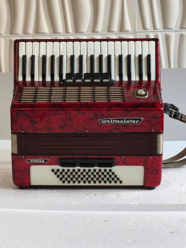 Piano accordions used - ++, music