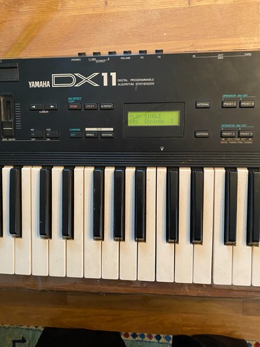 Yamaha dx11 synthesizer - yamaha,
