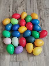 Konvolut 27 DDR bunte Ostereier aus Plaste, Osterdeko 5,9 cm