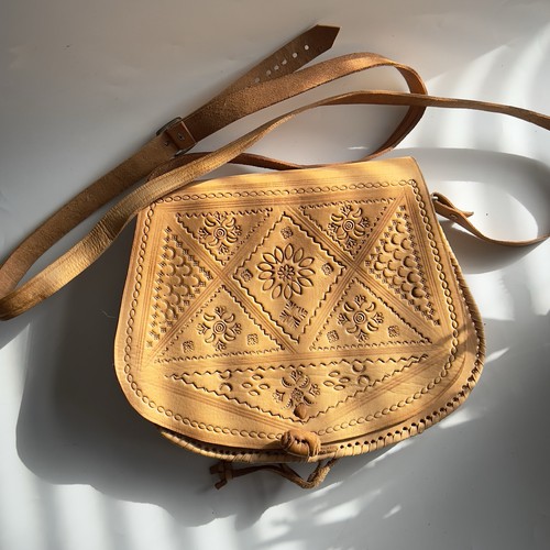 Vintage tooled tan leather - vintage,