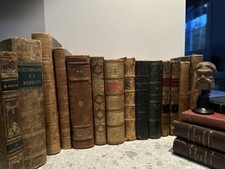 Altes dekoratives Buch aus dem