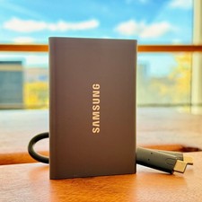 Samsung Portable SSD T7 2TB, USB-C 3.2 Externe Festplatte - Grau (MU-PC2T0T)