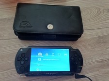 PSP Konsole mit Spielen und Tasche