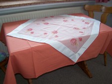 Tischdecke mit Organza Mitteldecke