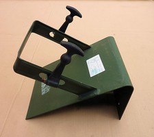 Halter für Unterlegkeil, Bundeswehr Anhänger, MAN KAT, Unimog, MB 1017, Faun