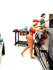 Diorama Figur 1:18 Sexy Car