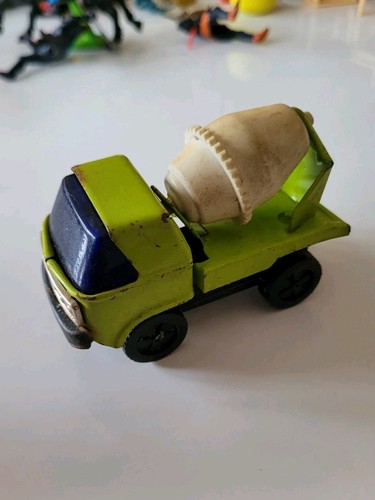 Vintage blechspielzeug auto - blechspielzeug,