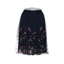 Reserved, Tüllrock, Größe