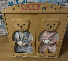 Puppenkleiderschrank