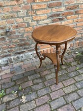 Beistelltisch im Jugendstil Nussbaum um 1910