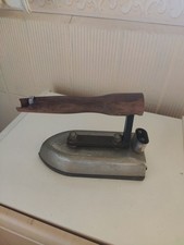 altes antikes elektrisches Bügeleisen von Graetzor mit Holzgriff 