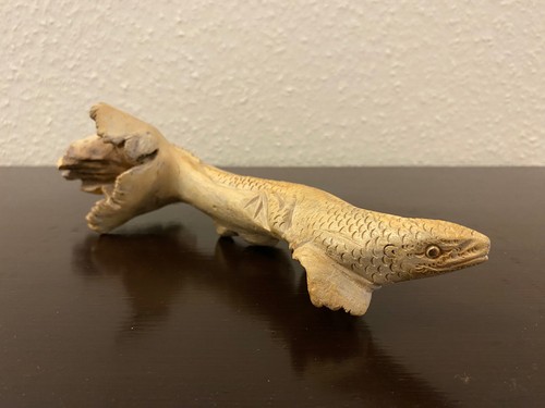 Leguan echse geschnitzt aus - echse,