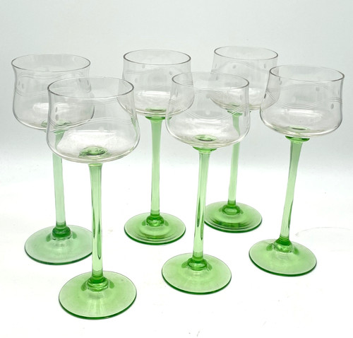Elegante weingläser mit - weingläser,