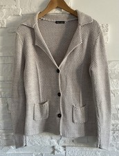 Strickjacke mit Knöpfen und