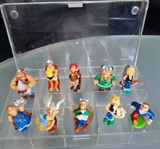 10 Einzelfiguren Asterix und Obelix in Sammelbox ~ Konvolut Ü-Ei-Figuren