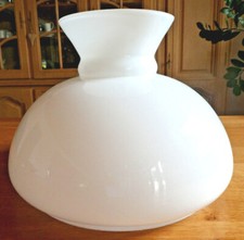 LAMPENSCHIRM FÜR LAMPE/PETROLEUMLAMPE OPALWEIß, GEBRAUCHT, SAUBER,UNBESCH.L.TEXT