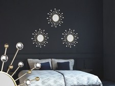 Sonnenspiegel Gold dreiteilig, ausgefallene Wandspiegel über Bett und Kommode