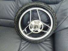 Hyosung GF 125 Hinterrad mit Ritzel und Bremse Rad Reifen Felge