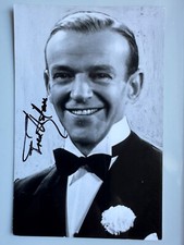 Fred Astaire - Film -  original Autogramm - Größe   14 x 9 cm