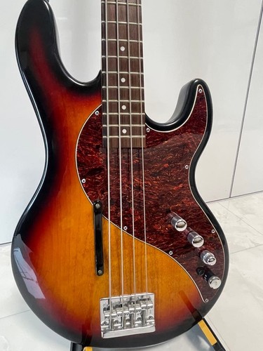 Line6 variax bass 700 modeling - line6,
