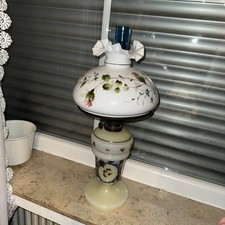 Petroleum Lampe bemaltes Milchglas  Vögel Schmetterling,Blumen 60 cm, Jugendstil