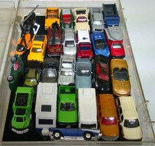 Eine Kiste Spielzeugautos Matchbox unbespielt (2)