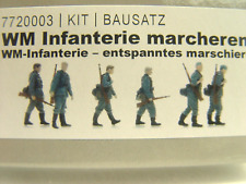 Deutsche Soldaten marschierend