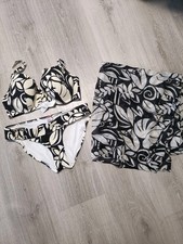 Hunkemöller Bikini mit Pareo