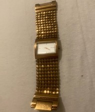 DKNY Damenuhr Farbe Gold