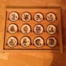 Hummel Wandregal mit 12