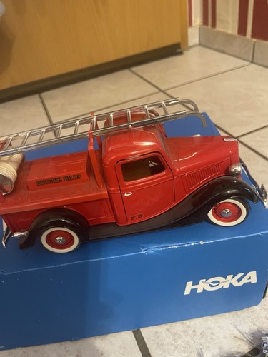 Ford pick up - 1:18,