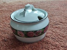 Hübsche alte Porzellan - Zuckerdose