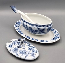 Meissen Porzellan Terrine mit Löffel / Kelle antik, Zwiebelmuster blau Knaufzeit