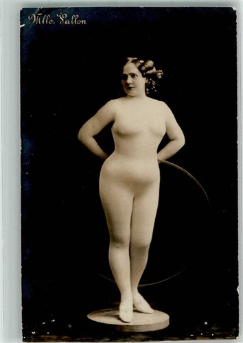 38225188 portait von - von, mlle