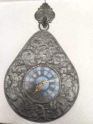 Alte wanduhr zinnuhr vintage - alte, zinnuhr,